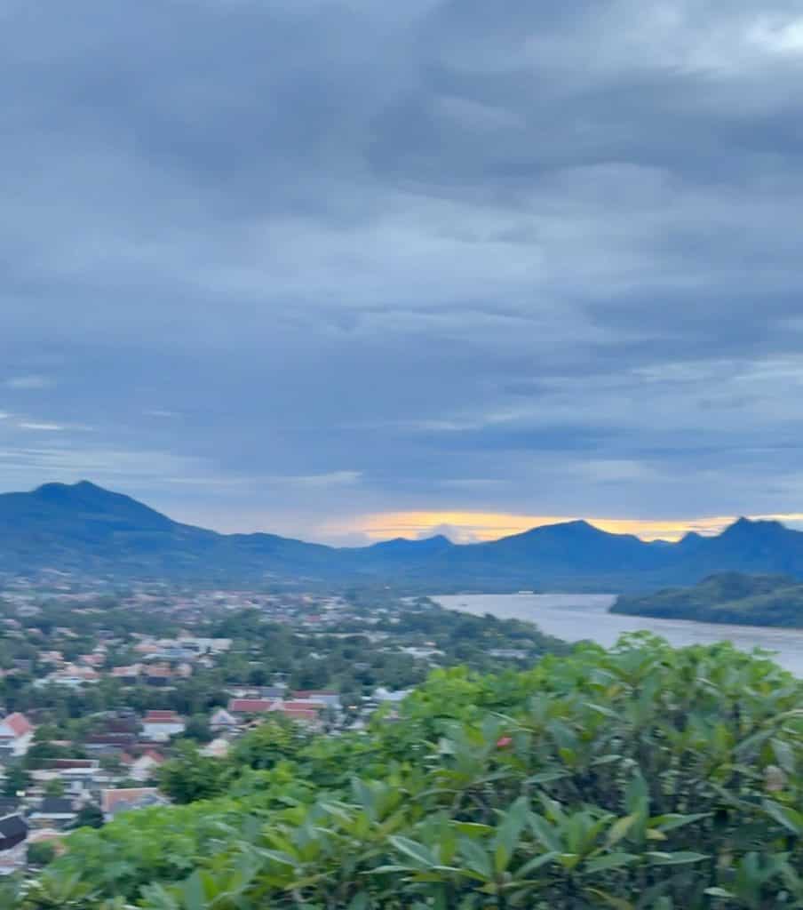 พระธาตุพูสี หลวงพระบาง ที่เที่ยวลาว
