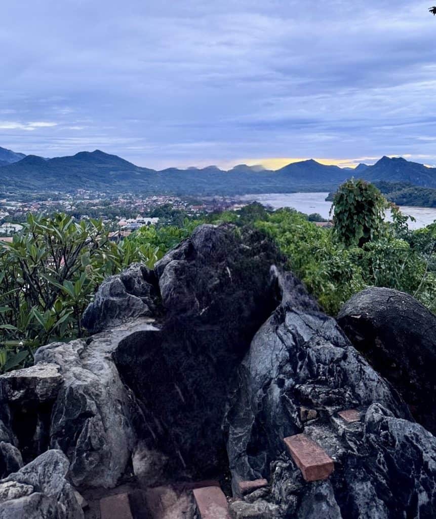 พระธาตุพูสี หลวงพระบาง ที่เที่ยวลาว