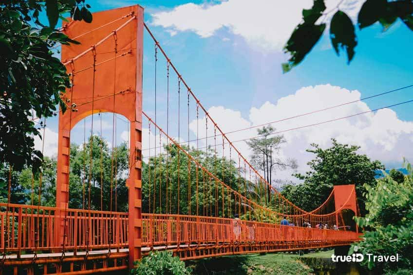 สะพานส้ม วังเวียง ที่เที่ยวลาว