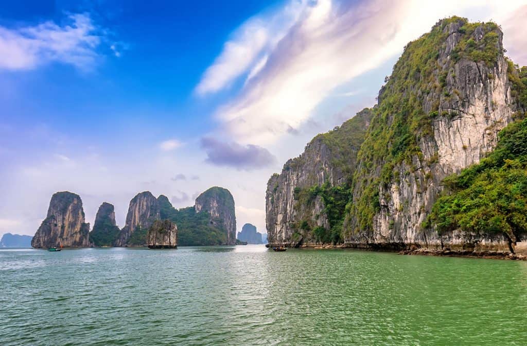 ที่เที่ยวฮาลองเบย์ เวียดนาม